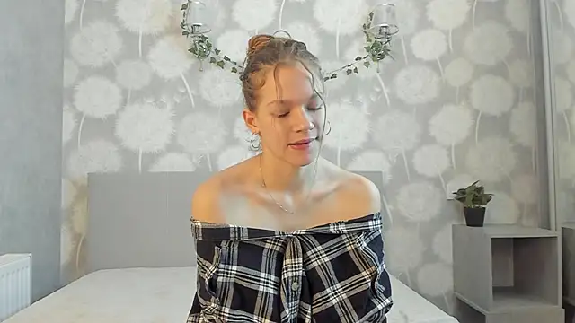 VelvetRisque live sex cam