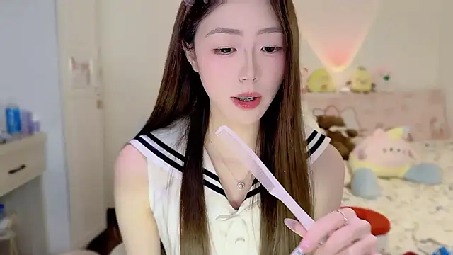 Onecutelittle live sex cam