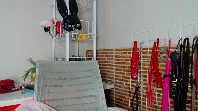 _adahara_queen live sex cam