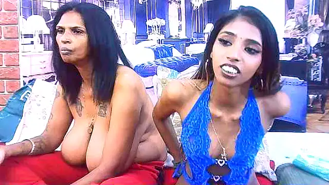 IndianSexySlender live sex cam