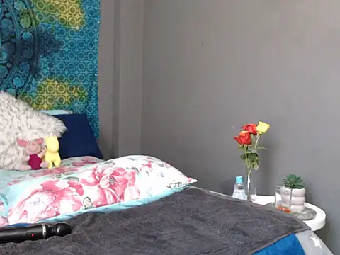 CREAMYCUPCAKExxx live sex cam