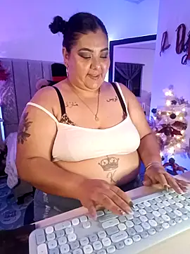 AndreaKinky live sex cam