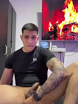 OliverWest04 live sex cam