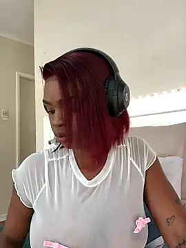 LuciousLips96 live sex cam