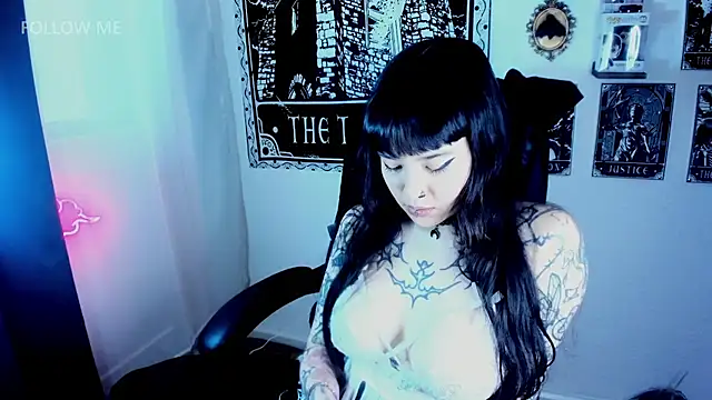 Demongirl6666 live sex cam