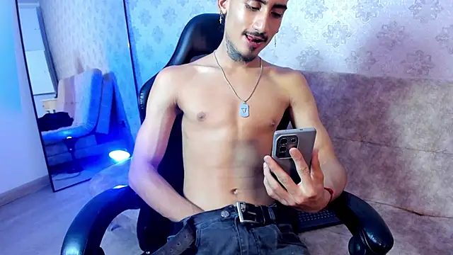 Mr_Strike live sex cam