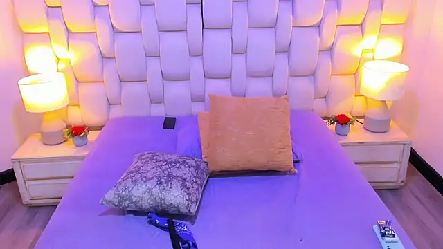 MiaYMolly live sex cam