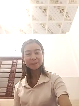 Sexy-ladyboobs20 live sex cam