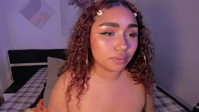 Honeyyy_Brown live sex cam