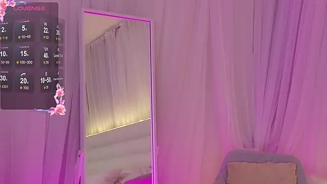 lilly_rooyse's cam snapshot