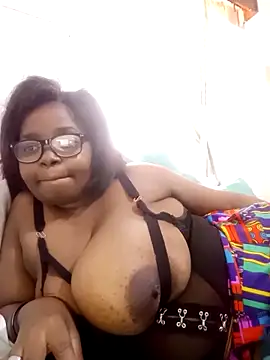 ShySexyBaddiexx live sex cam