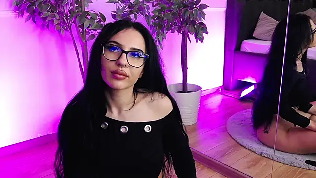 RavenFoxxy's cam snapshot