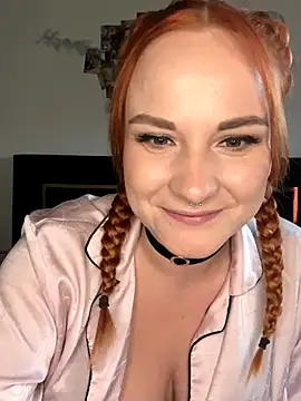 Fiebie_licios's cam snapshot