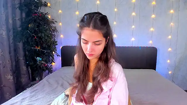 Milana_Crystal_ live sex cam