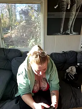 Misspapillon1840 live sex cam