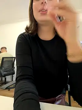 Hii_Lolla live sex cam