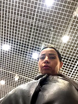 CrazzyChicks live sex cam