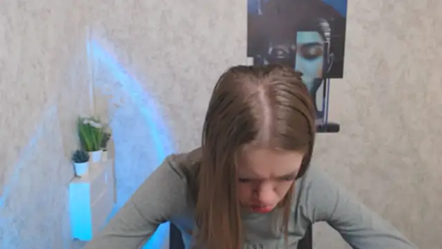 AliceFlirtt_ live sex cam