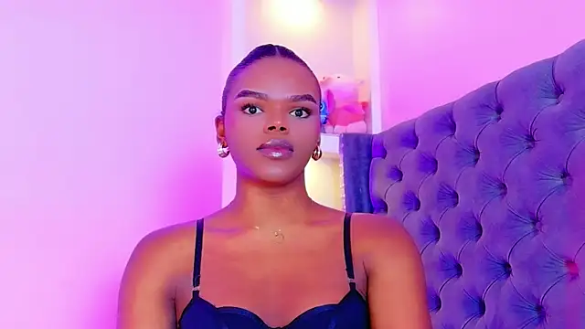 CamiEstrada live sex cam