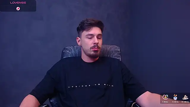 EnzoRace live sex cam