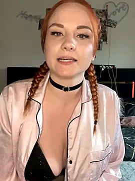 Fiebie_licios live sex cam