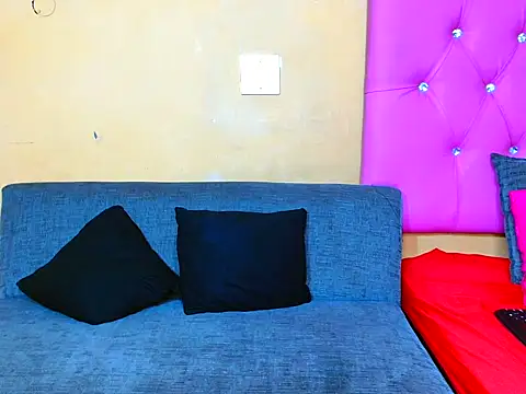 Prettybrowngirl live sex cam