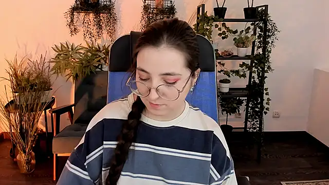 VirtuallVoyant live sex cam