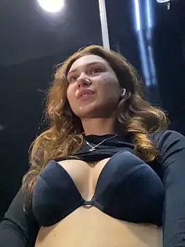 QuitieLia live sex cam