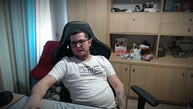 kevinnlovelly live sex cam