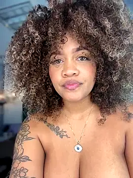 riri_brunnete live sex cam