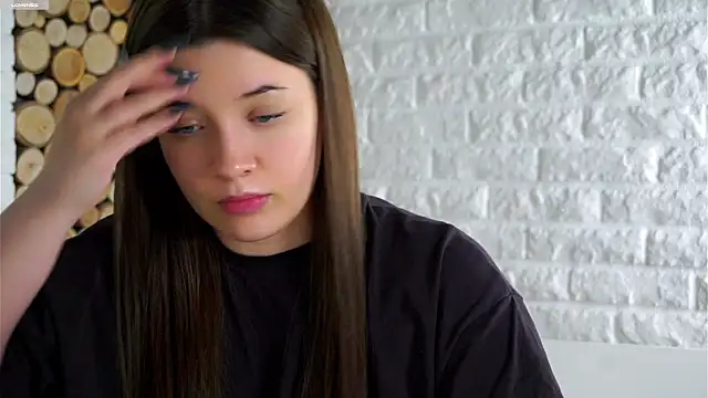 LowOncoming live sex cam