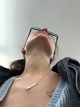 NataKitten live sex cam