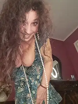 GypsyEsmeralda live sex cam