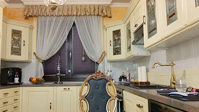 TUNDEROSE1 live sex cam