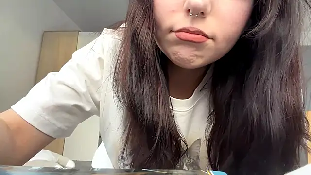 WhiteNoiseJoy's cam snapshot