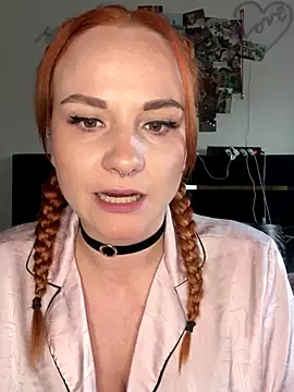 Fiebie_licios live sex cam