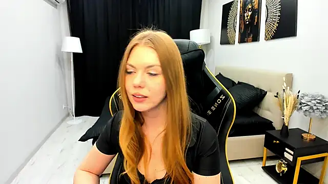 Strawberrye's cam snapshot