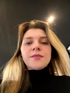 ValenciaShock live sex cam