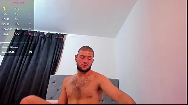 MaximusClark live sex cam