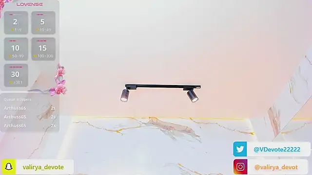 valirya_devote live sex cam