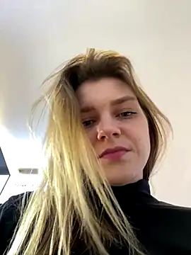 ValenciaShock live sex cam