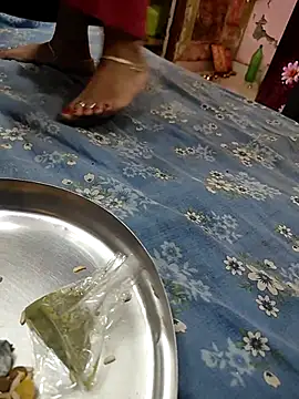 COUPLLE_VILLAGE live sex cam