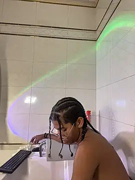 Maxim-Walker live sex cam