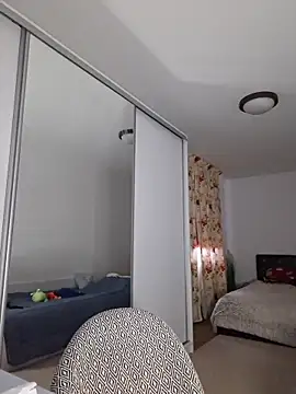 merlyn4 live sex cam