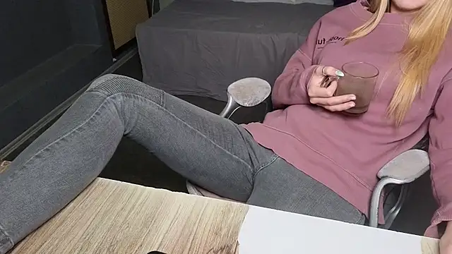 Nika_Kitten live sex cam