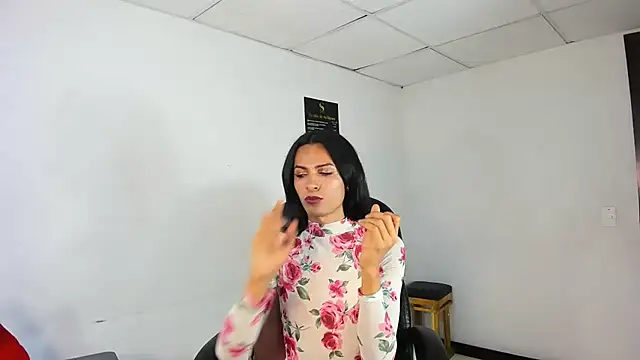 Aisha_hotts777 live sex cam