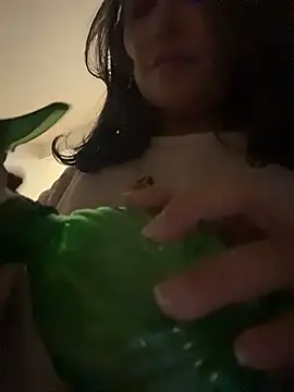 sukhakunis1 live sex cam