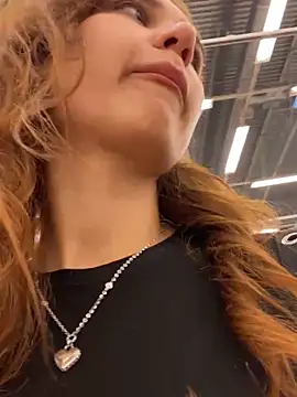 QuitieLia live sex cam