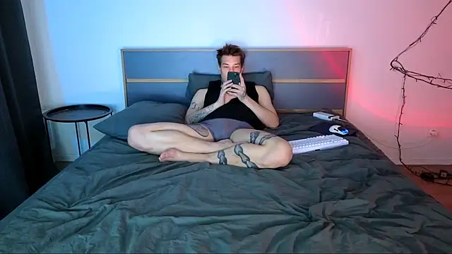 DENIS_HERE's cam snapshot