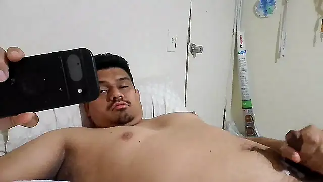 Uncutrod25's cam snapshot